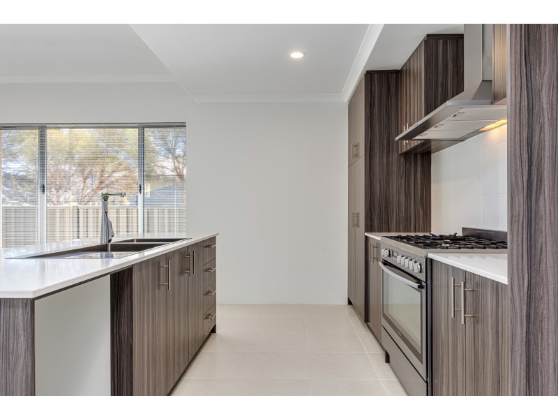 16 Bunker Crescent, Yanchep WA 6035