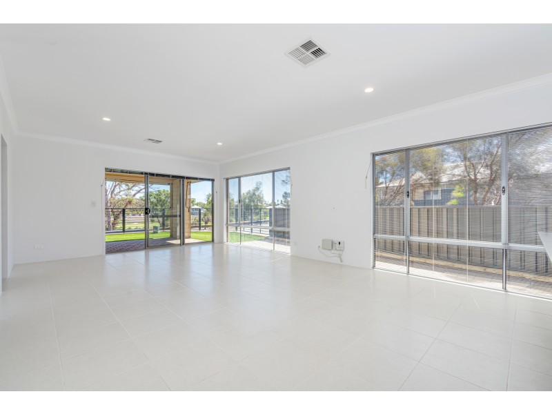 16 Bunker Crescent, Yanchep WA 6035