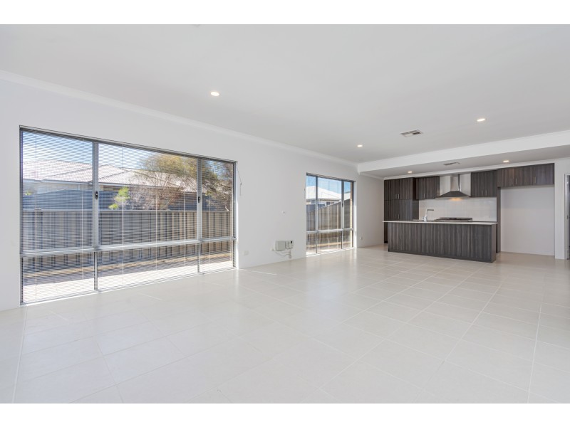 16 Bunker Crescent, Yanchep WA 6035