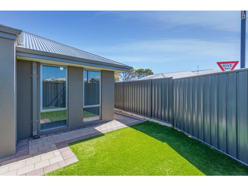 16 Bunker Crescent, Yanchep WA 6035