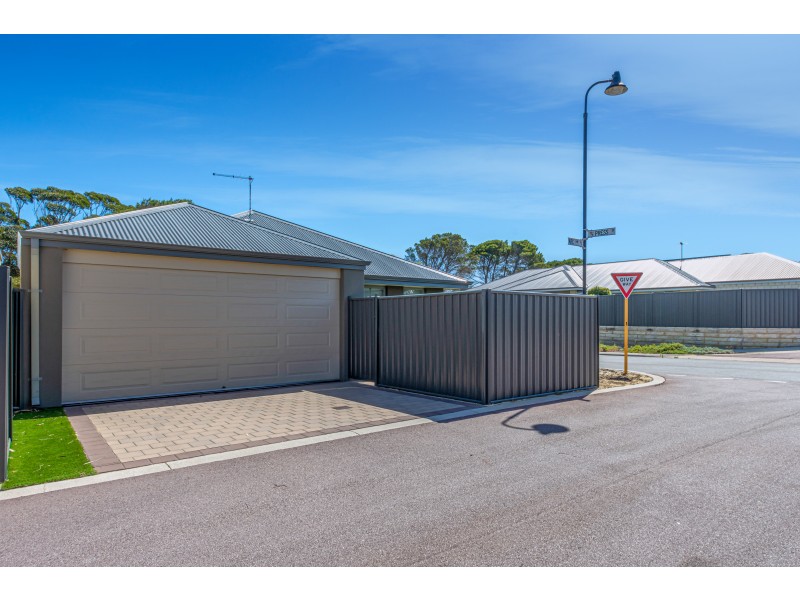 16 Bunker Crescent, Yanchep WA 6035