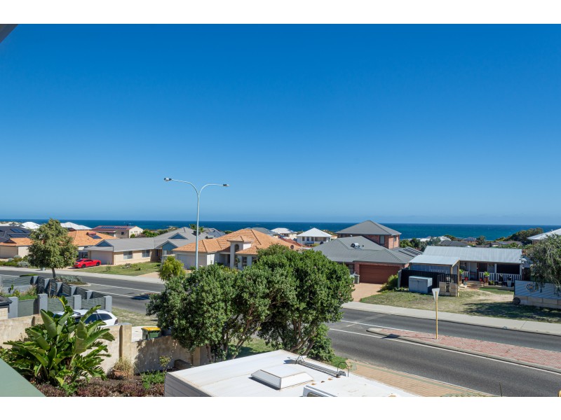 130 Lagoon Drive, Yanchep WA 6035
