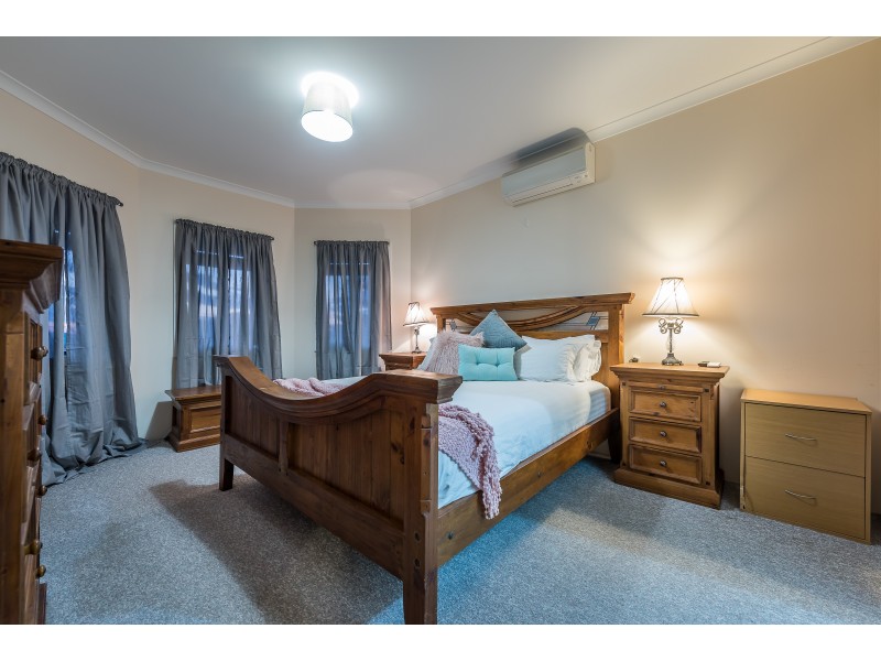 130 Lagoon Drive, Yanchep WA 6035