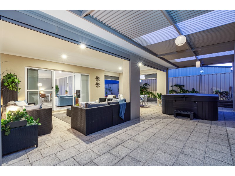 16 Bass Chase, Yanchep WA 6035