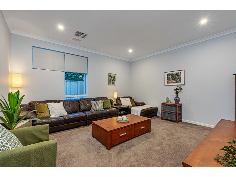 16 Bass Chase, Yanchep WA 6035