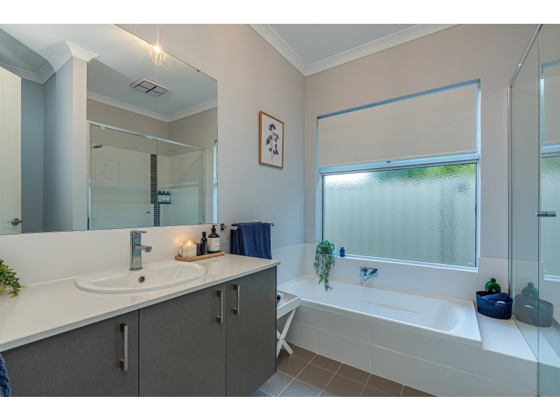16 Bass Chase, Yanchep WA 6035