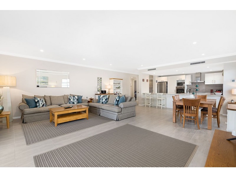 15 Seaside Avenue, Yanchep WA 6035