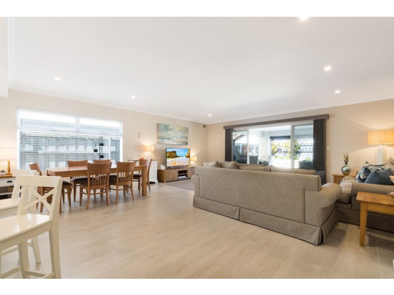 15 Seaside Avenue, Yanchep WA 6035