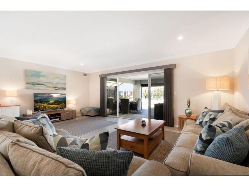 15 Seaside Avenue, Yanchep WA 6035