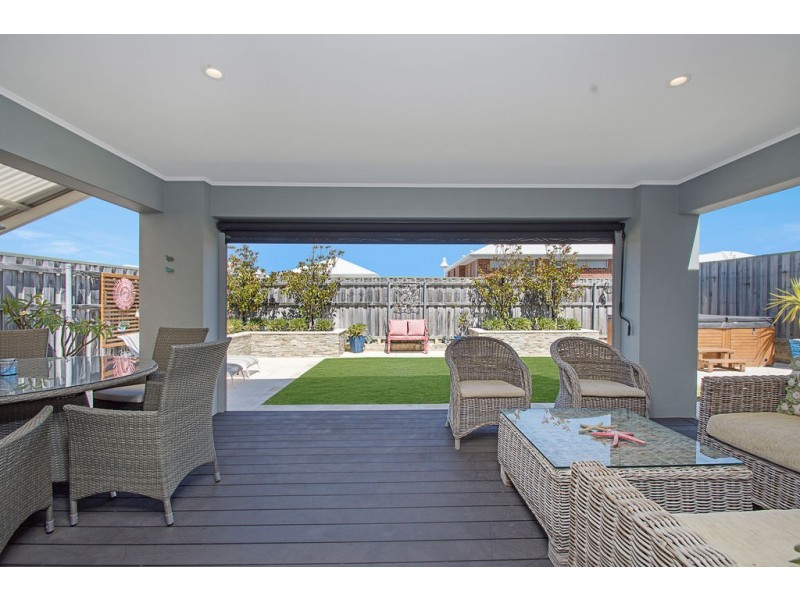 15 Seaside Avenue, Yanchep WA 6035