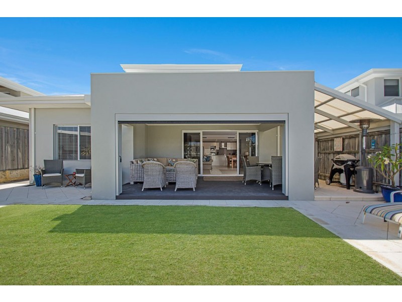 15 Seaside Avenue, Yanchep WA 6035