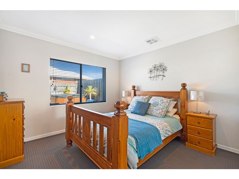 15 Seaside Avenue, Yanchep WA 6035