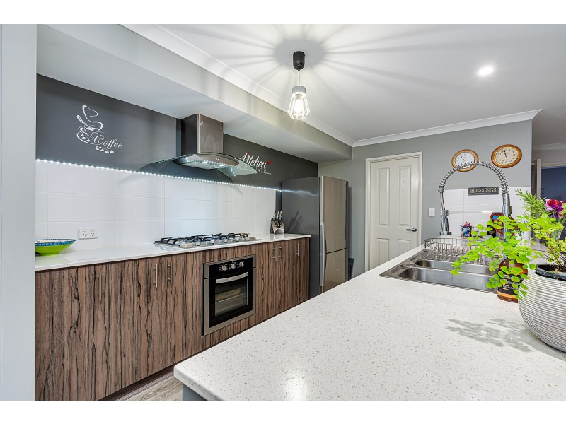 5 Brassie Terrace, Yanchep WA 6035