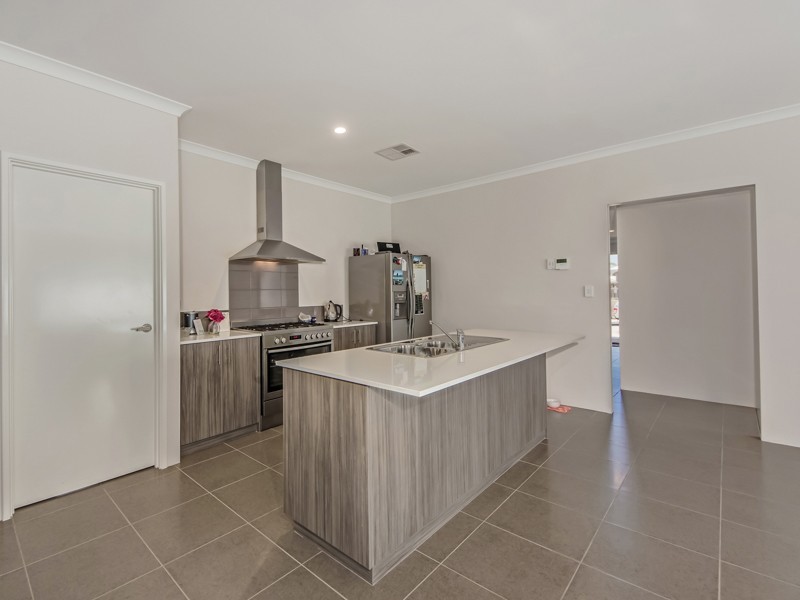 12 Current Street, Yanchep WA 6035