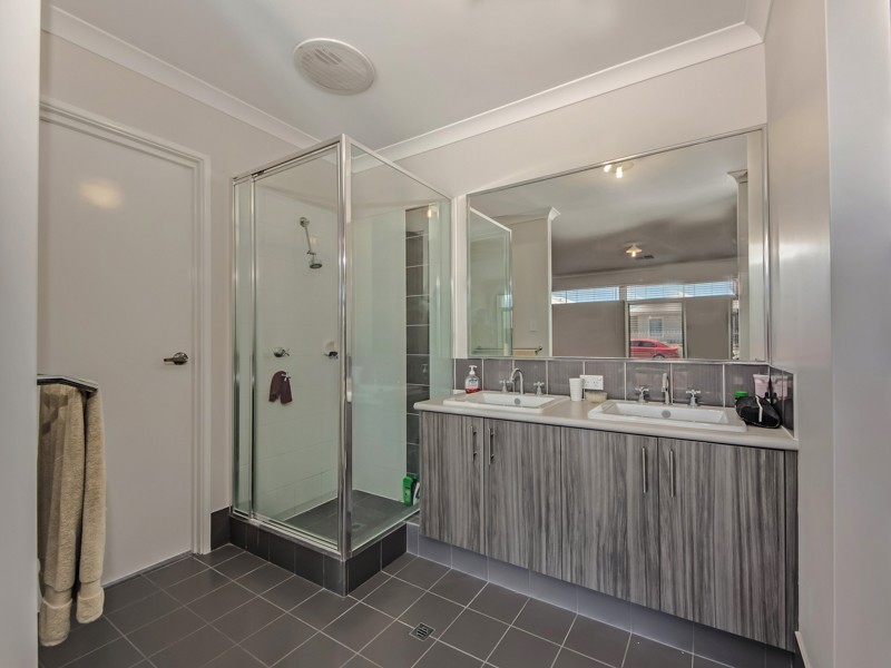 12 Current Street, Yanchep WA 6035