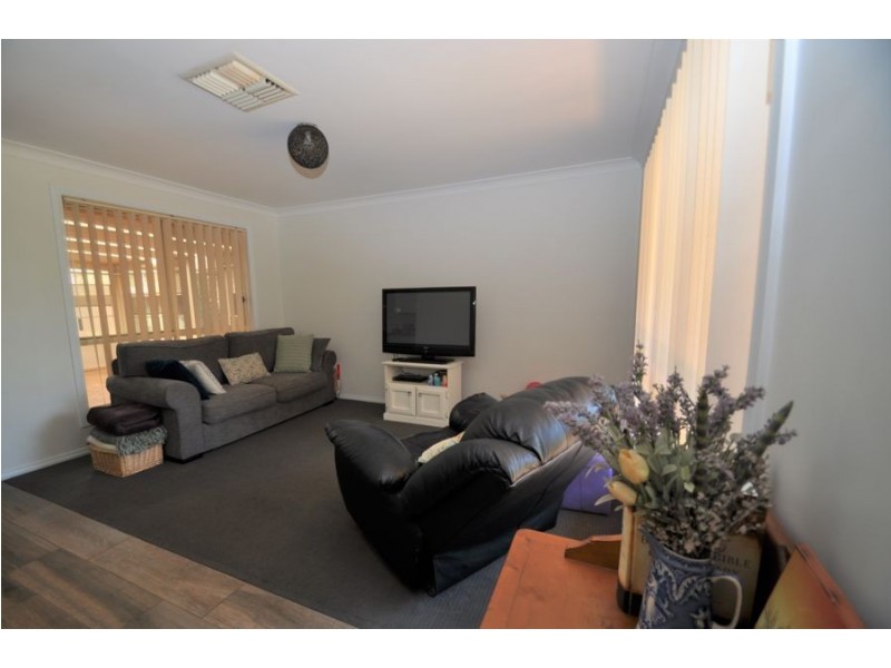 8 Barwon Way, Dubbo NSW 2830
