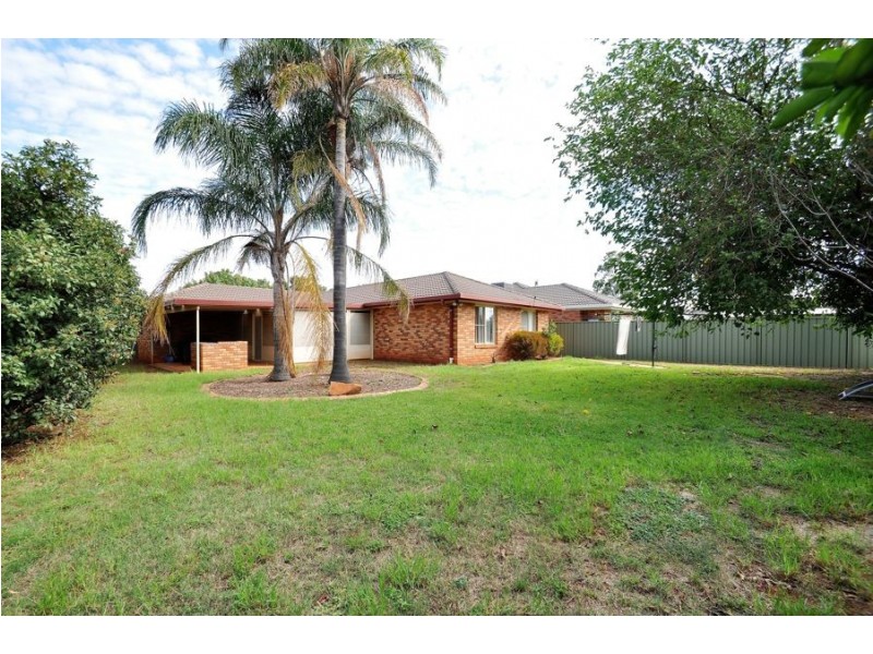 8 Barwon Way, Dubbo NSW 2830