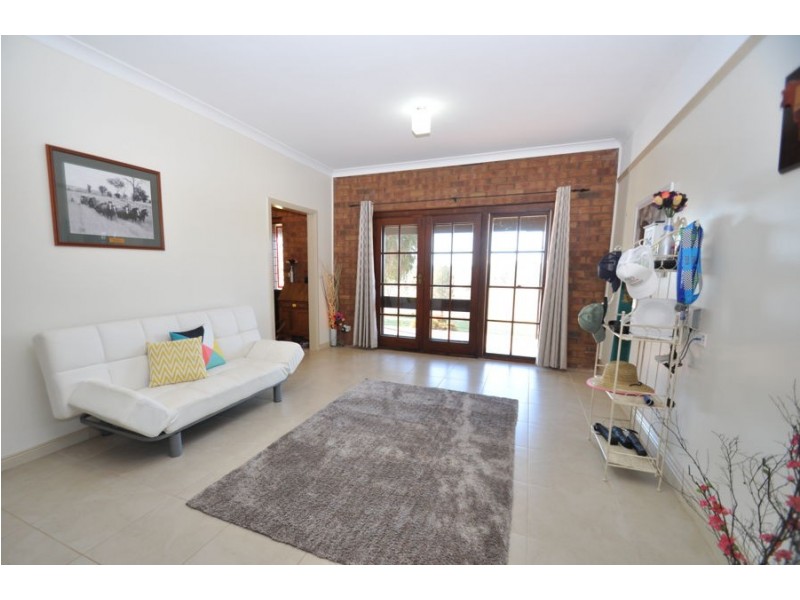 17R Jaymark Road, Dubbo NSW 2830