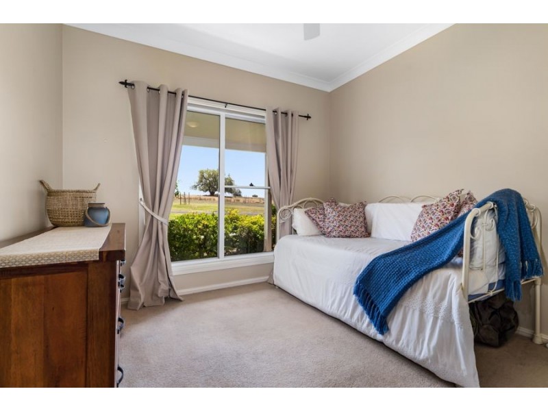 22R Oakdene Road, Dubbo NSW 2830