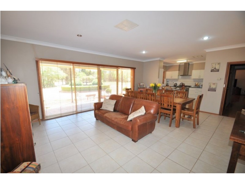 4 Kentucky Court, Dubbo NSW 2830