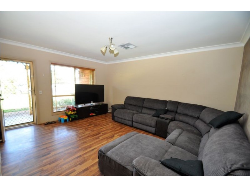 6 Essex Court, Dubbo NSW 2830