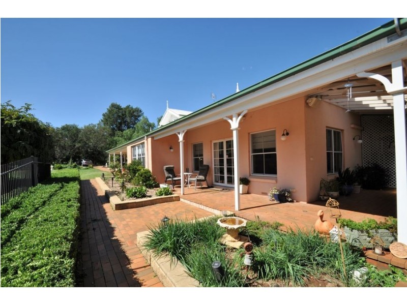 17 Renshaw Drive, Dubbo NSW 2830