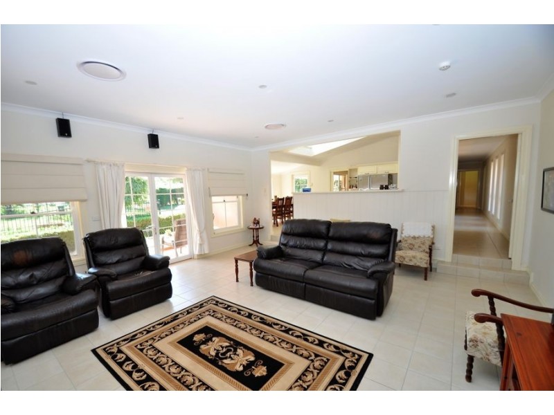 17 Renshaw Drive, Dubbo NSW 2830