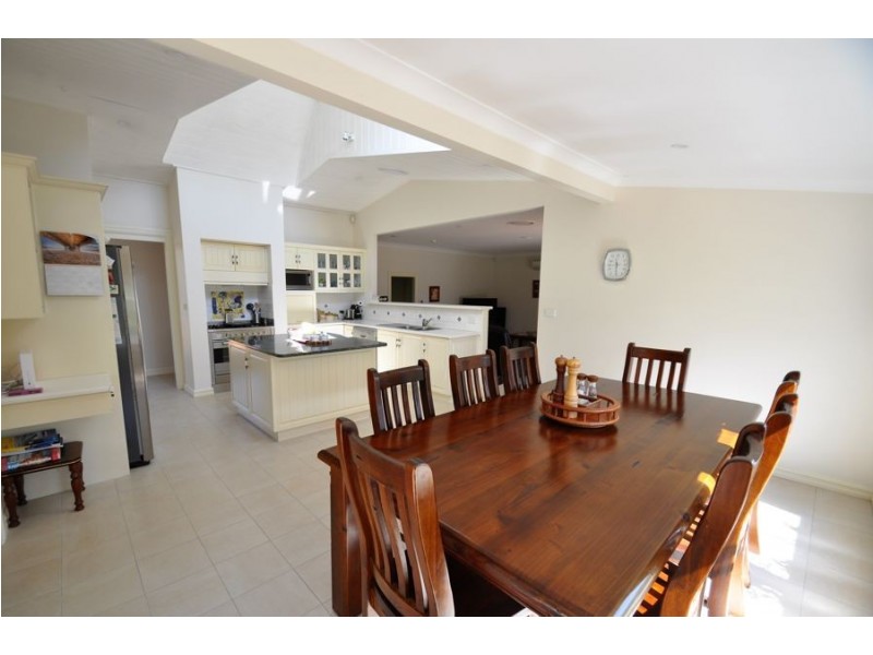 17 Renshaw Drive, Dubbo NSW 2830