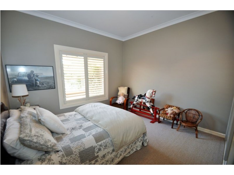 17 Renshaw Drive, Dubbo NSW 2830