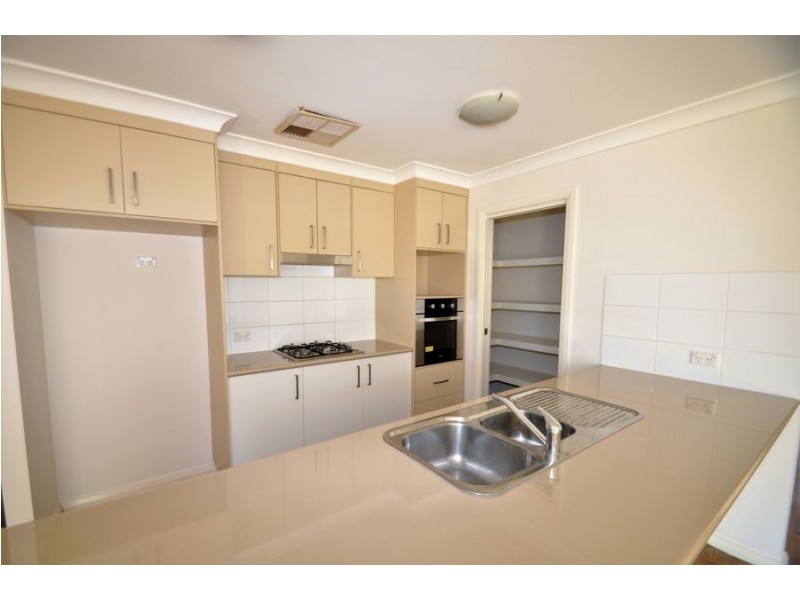 38 Dalbeattie Crescent, Dubbo NSW 2830