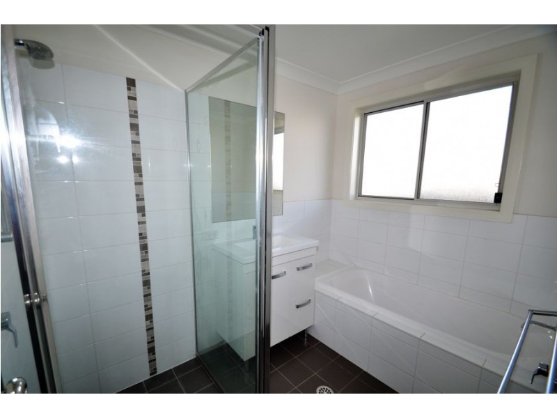 38 Dalbeattie Crescent, Dubbo NSW 2830