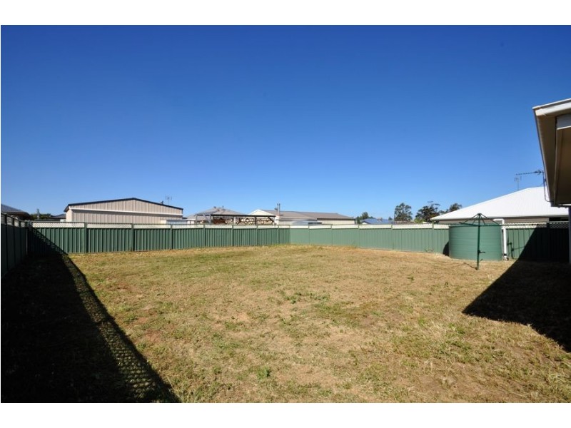 38 Dalbeattie Crescent, Dubbo NSW 2830