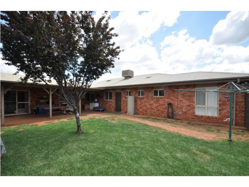 75 Birch Avenue, Dubbo NSW 2830