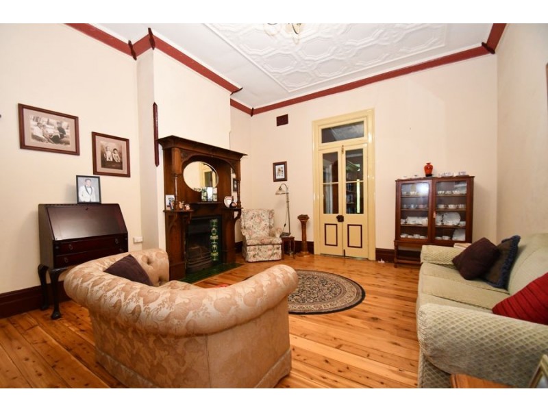 107 Bultje Street, Dubbo NSW 2830