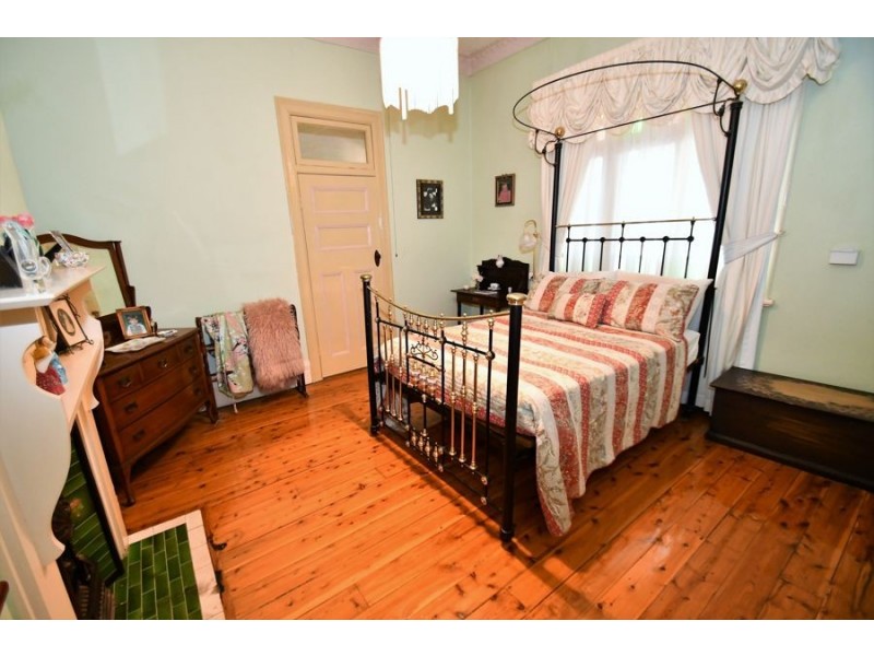 107 Bultje Street, Dubbo NSW 2830