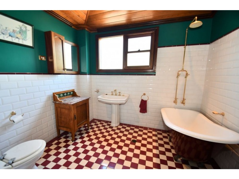 107 Bultje Street, Dubbo NSW 2830