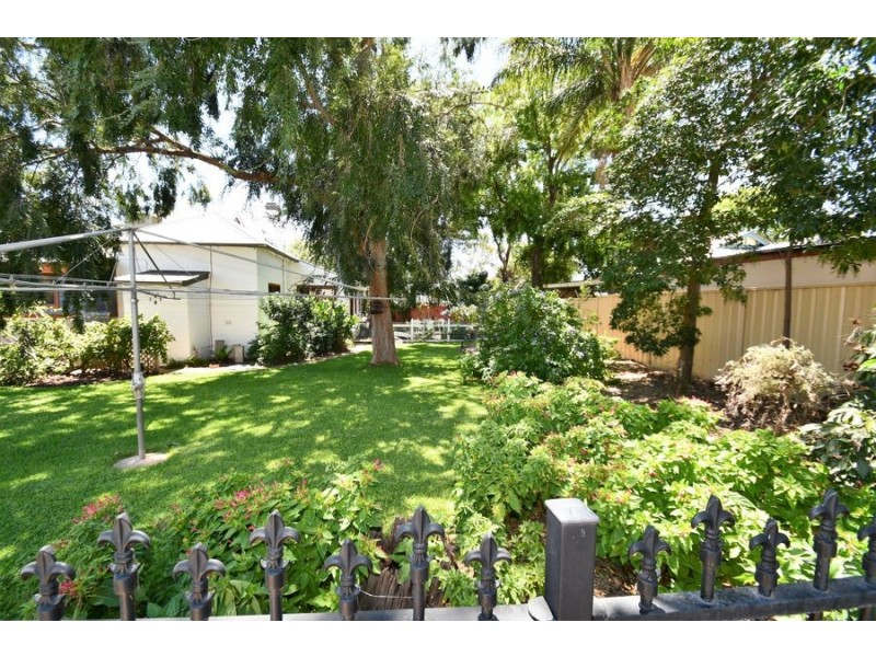 107 Bultje Street, Dubbo NSW 2830