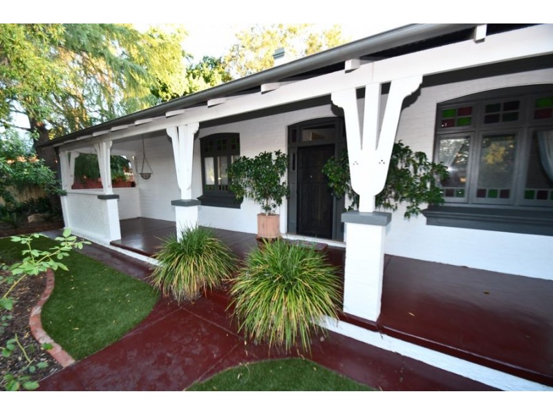 107 Bultje Street, Dubbo NSW 2830