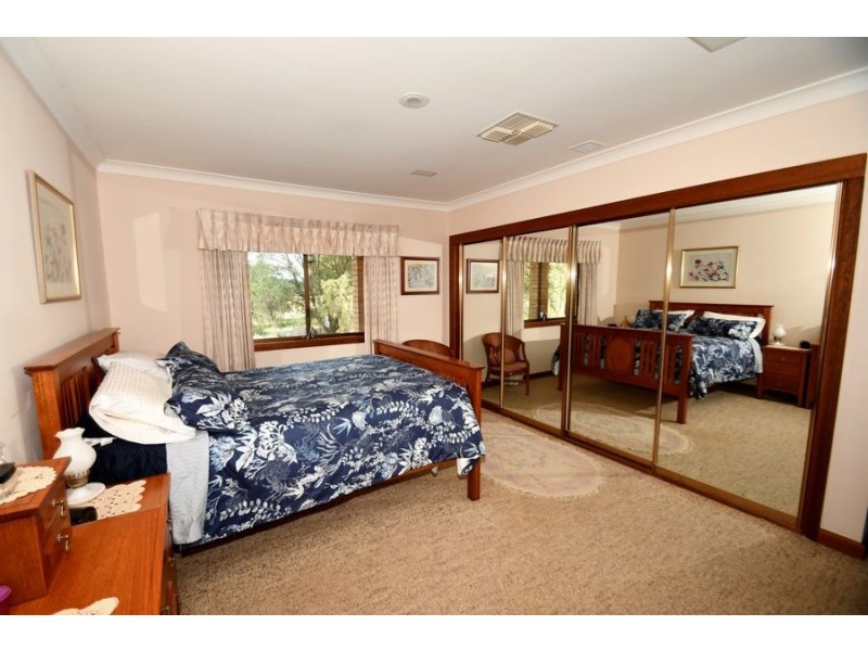 8L Gavel Drive, Dubbo NSW 2830