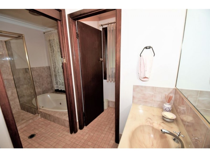 8L Gavel Drive, Dubbo NSW 2830