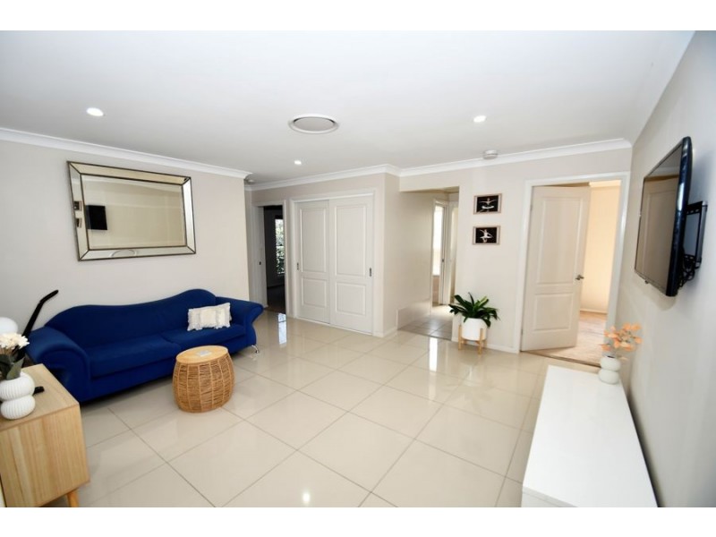 24 Southlakes Parade, Dubbo NSW 2830