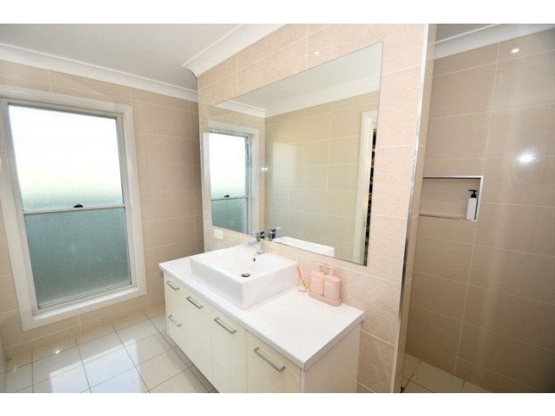 24 Southlakes Parade, Dubbo NSW 2830