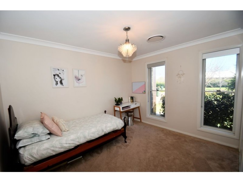 24 Southlakes Parade, Dubbo NSW 2830
