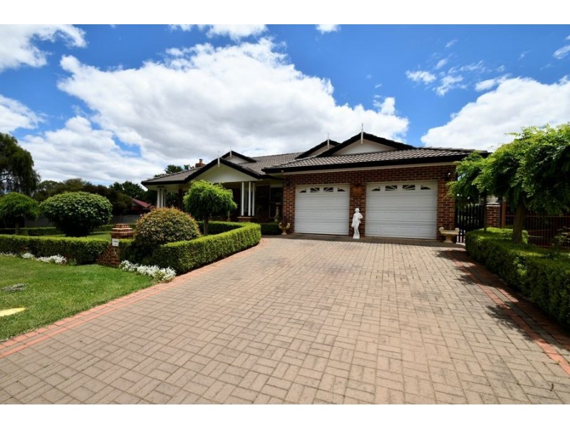 107 Margaret Crescent, Dubbo NSW 2830