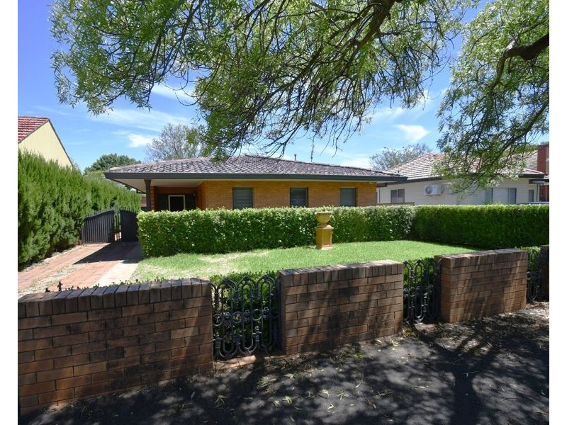 15 Hutchins Avenue, Dubbo NSW 2830