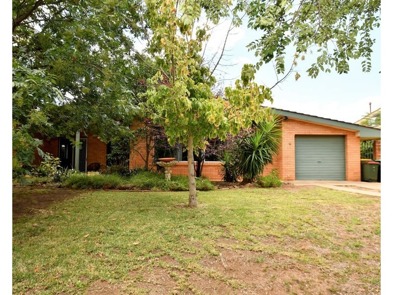 27 Hazelwood Drive, Dubbo NSW 2830