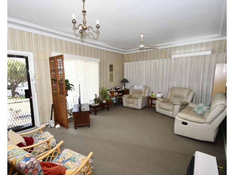 2 Mansour Street, Dubbo NSW 2830