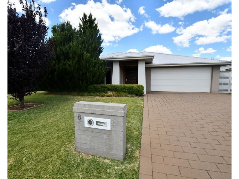 8 Augusta Avenue, Dubbo NSW 2830