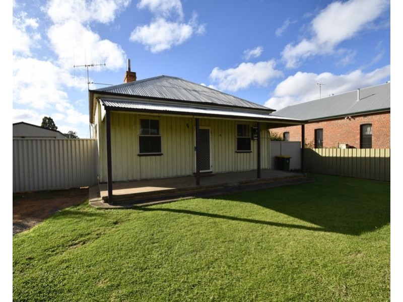 6 Mitchell Highway, Wellington NSW 2820