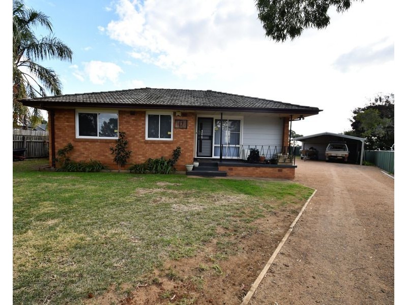17 Cooinda Crescent, Dubbo NSW 2830